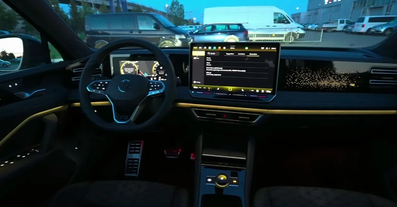 Volkswagen Tiguan cena 179900 przebieg: 3000, rok produkcji 2024 z Skarżysko-Kamienna małe 596